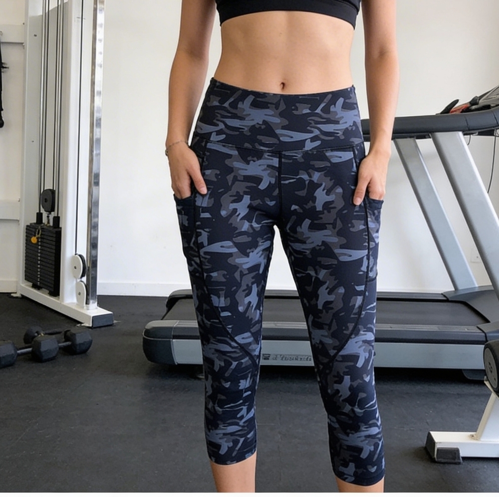 Zyia Active Size M Camo Cropped Leggings High Rise Gray Blue Athletic Pants